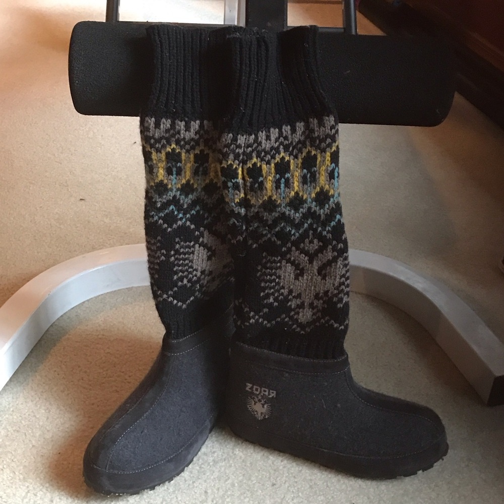 NWOT ZDAR Black and Brown Knit Lambs Wool Boots